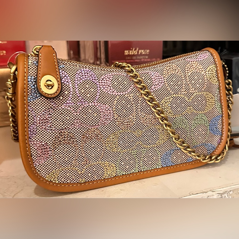 **SOLD** Coach Swinger Bag 20 With Chain In Crystal Signature Jacquard CCY40